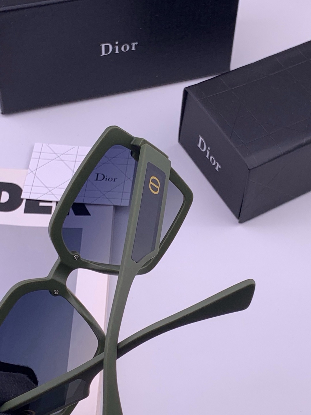 🔺 【DIOR-迪奥】开春新款 潮流爆款 时尚方框偏光太阳镜 高品质 佩戴舒适 网红潮款墨镜 女士高清偏光太阳镜🕶️ 🎉