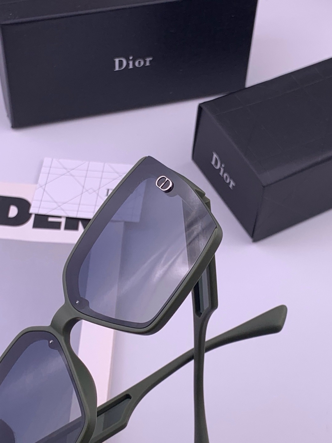 🔺 【DIOR-迪奥】开春新款 潮流爆款 时尚方框偏光太阳镜 高品质 佩戴舒适 网红潮款墨镜 女士高清偏光太阳镜🕶️ 🎉