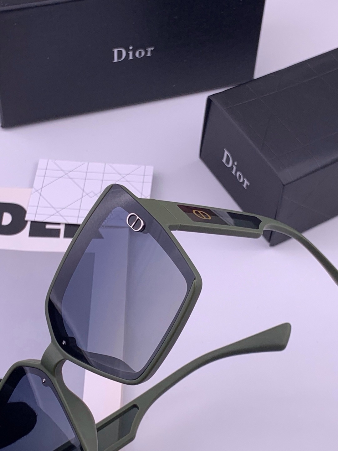 🔺 【DIOR-迪奥】开春新款 潮流爆款 时尚方框偏光太阳镜 高品质 佩戴舒适 网红潮款墨镜 女士高清偏光太阳镜🕶️ 🎉