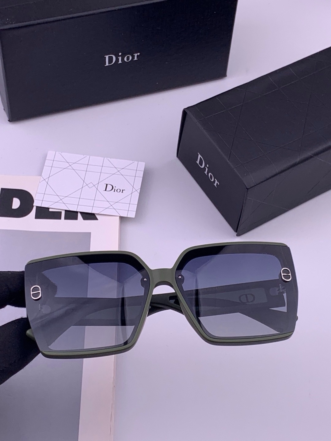 🔺 【DIOR-迪奥】开春新款 潮流爆款 时尚方框偏光太阳镜 高品质 佩戴舒适 网红潮款墨镜 女士高清偏光太阳镜🕶️ 🎉