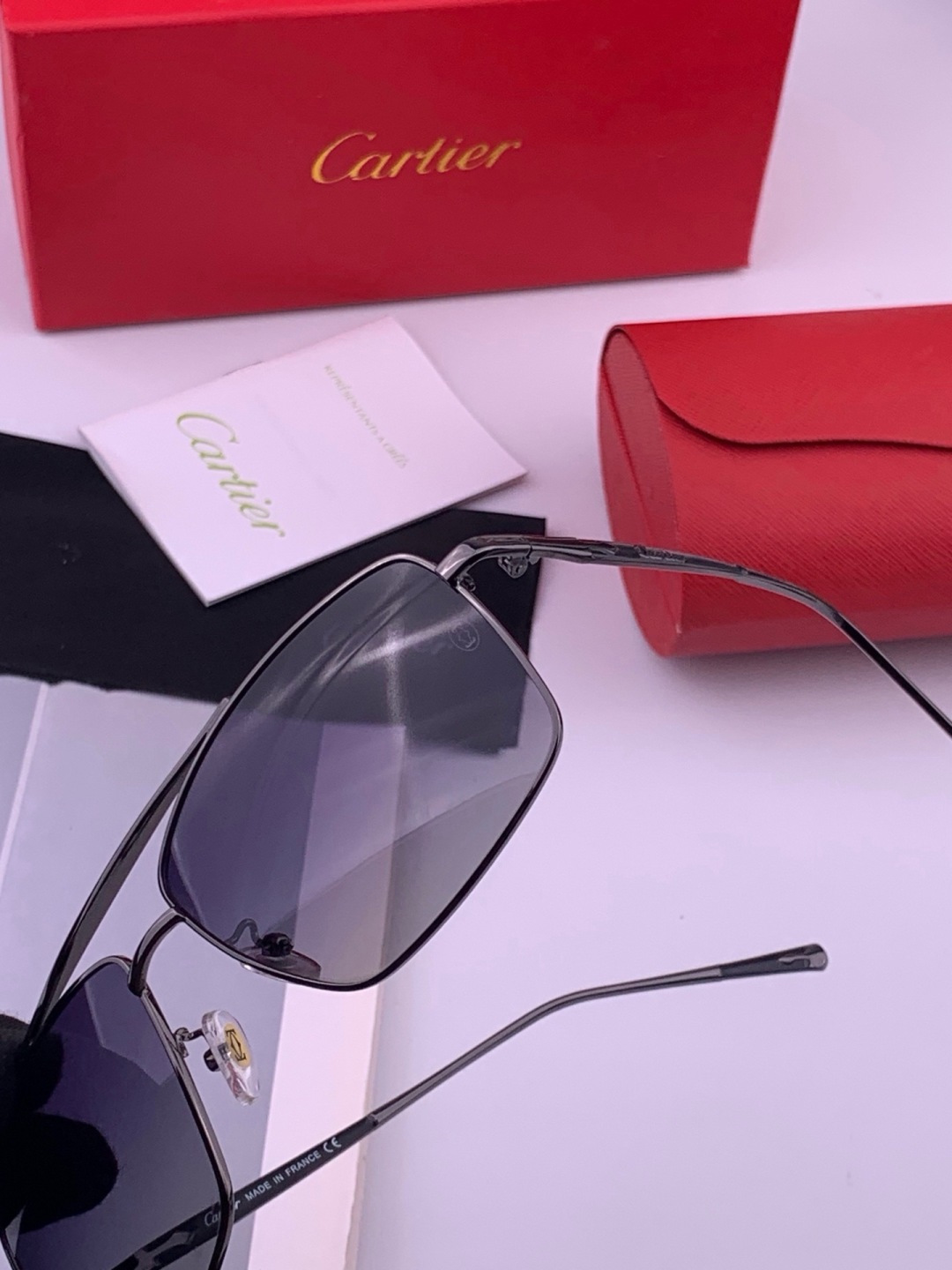 【Cartier  卡地亚】 👑男女款偏光墨镜  双色烤漆工艺  进口宝丽来偏光镜片   顶级做工彰显非凡品味 高品质 