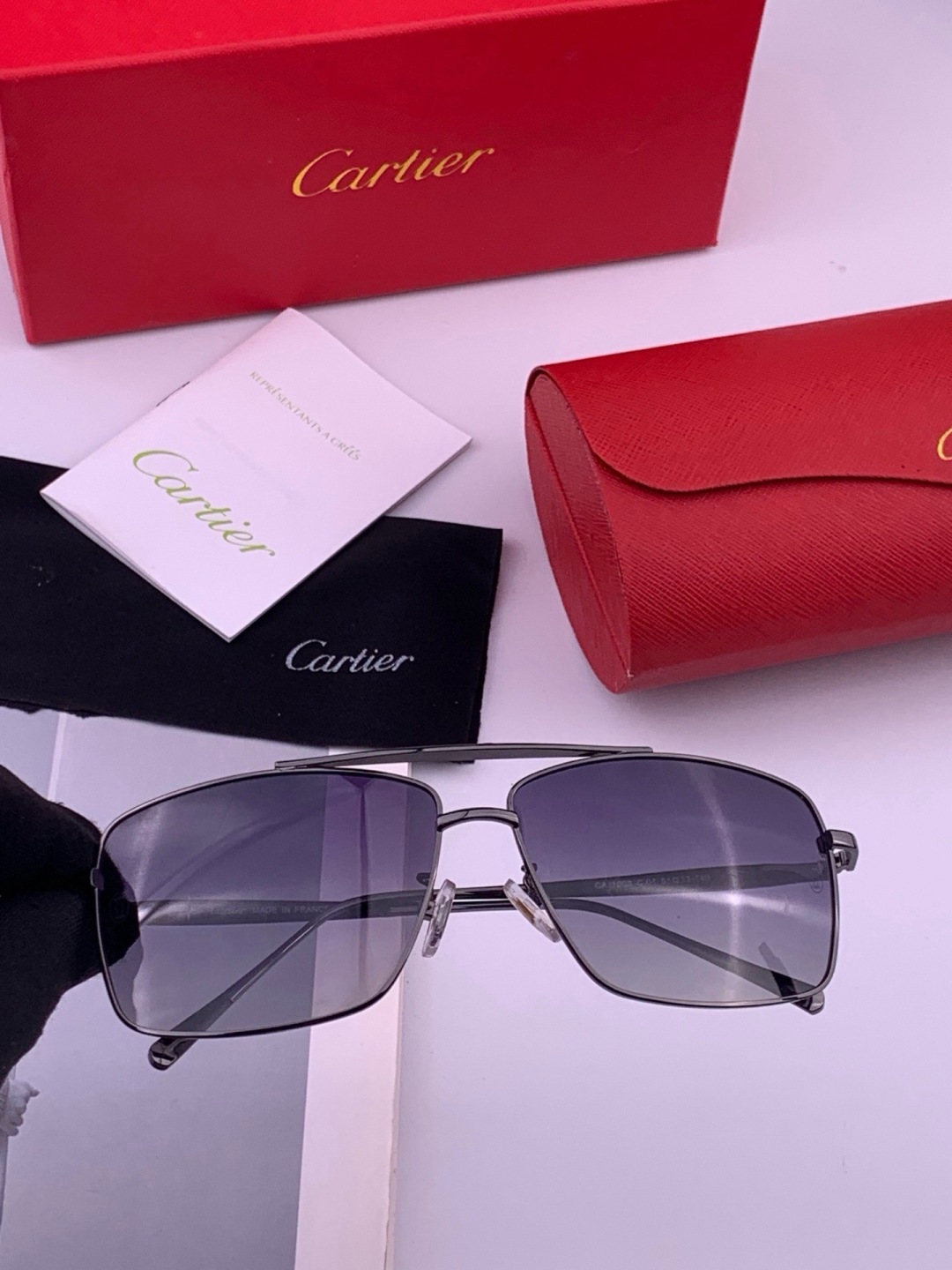 【Cartier  卡地亚】 👑男女款偏光墨镜  双色烤漆工艺  进口宝丽来偏光镜片   顶级做工彰显非凡品味 高品质 