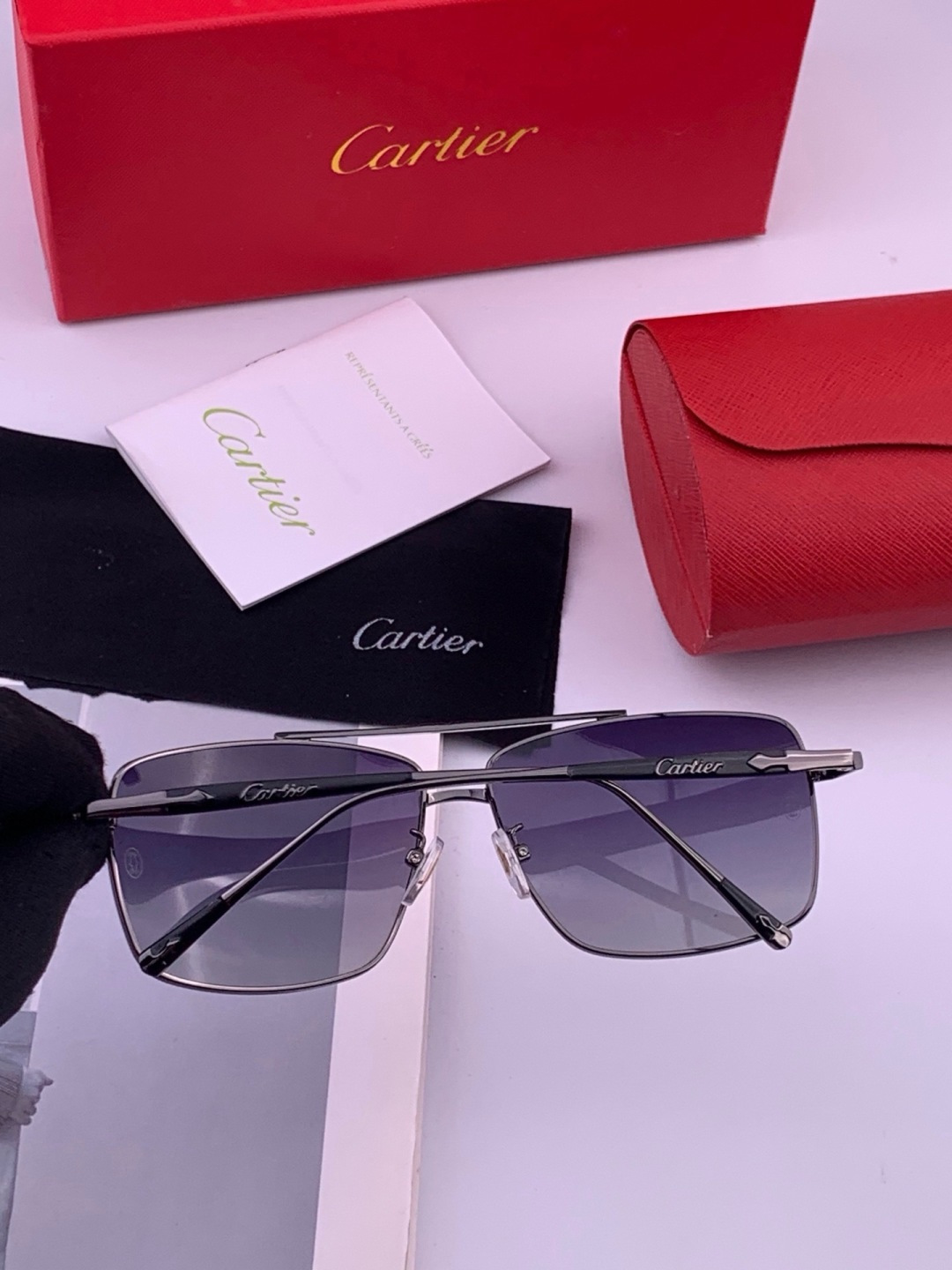 【Cartier  卡地亚】 👑男女款偏光墨镜  双色烤漆工艺  进口宝丽来偏光镜片   顶级做工彰显非凡品味 高品质 