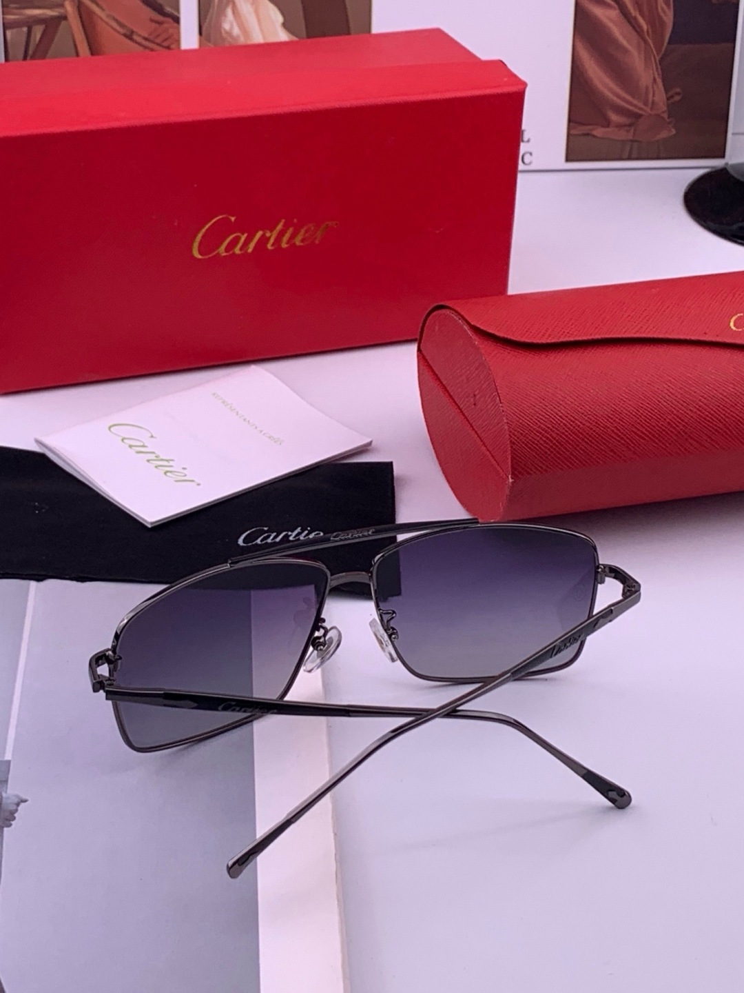 【Cartier  卡地亚】 👑男女款偏光墨镜  双色烤漆工艺  进口宝丽来偏光镜片   顶级做工彰显非凡品味 高品质 