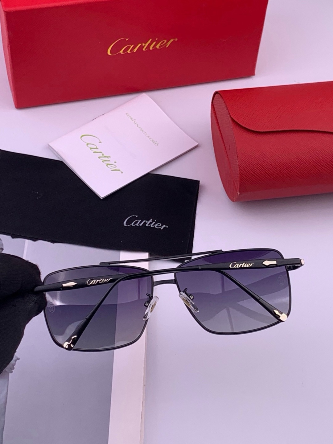 【Cartier  卡地亚】 👑男女款偏光墨镜  双色烤漆工艺  进口宝丽来偏光镜片   顶级做工彰显非凡品味 高品质 