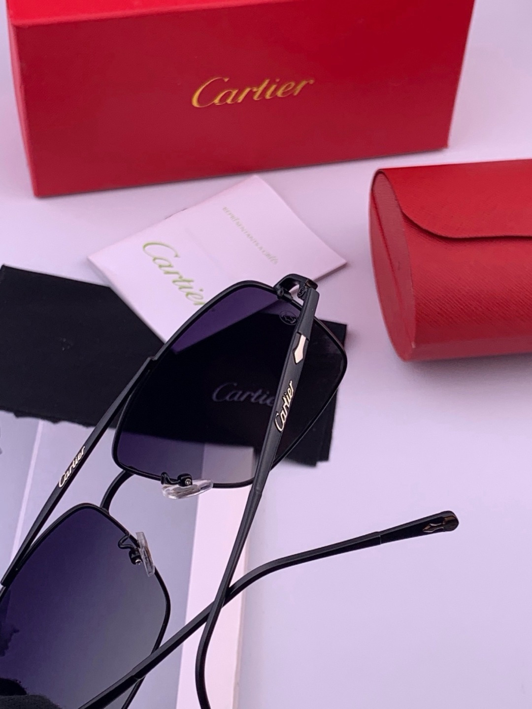 【Cartier  卡地亚】 👑男女款偏光墨镜  双色烤漆工艺  进口宝丽来偏光镜片   顶级做工彰显非凡品味 高品质 
