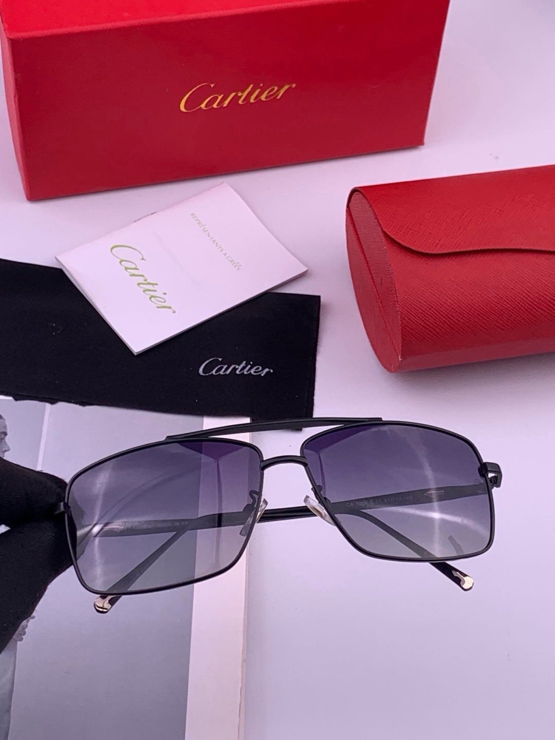 【Cartier  卡地亚】 👑男女款偏光墨镜  双色烤漆工艺  进口宝丽来偏光镜片   顶级做工彰显非凡品味 高品质 