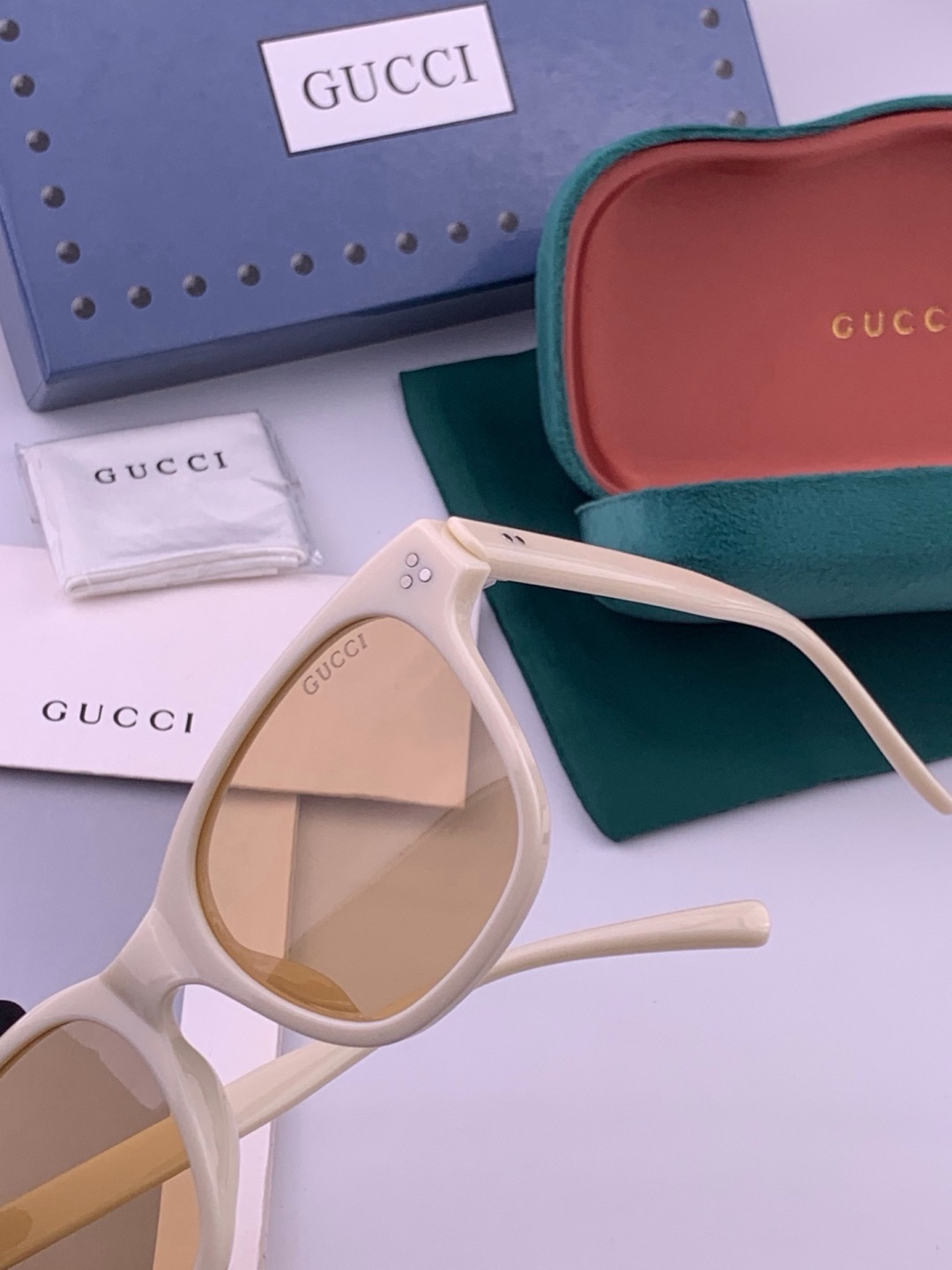 🔺 【DIOR-迪奥】开春新款 潮流爆款 时尚方框偏光太阳镜 高品质 佩戴舒适 网红潮款墨镜 女士高清偏光太阳镜🕶️ 🎉
