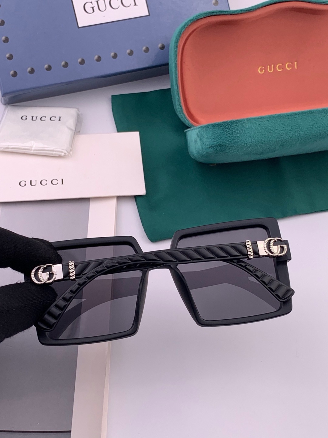 新款！新款出货！ 女士高清加厚偏光太阳镜🕶️ 🎉💍新款GUCCI偏光太阳镜[得意]开车驾驶镜时尚墨镜💐💐🌸世界顶级奢华品