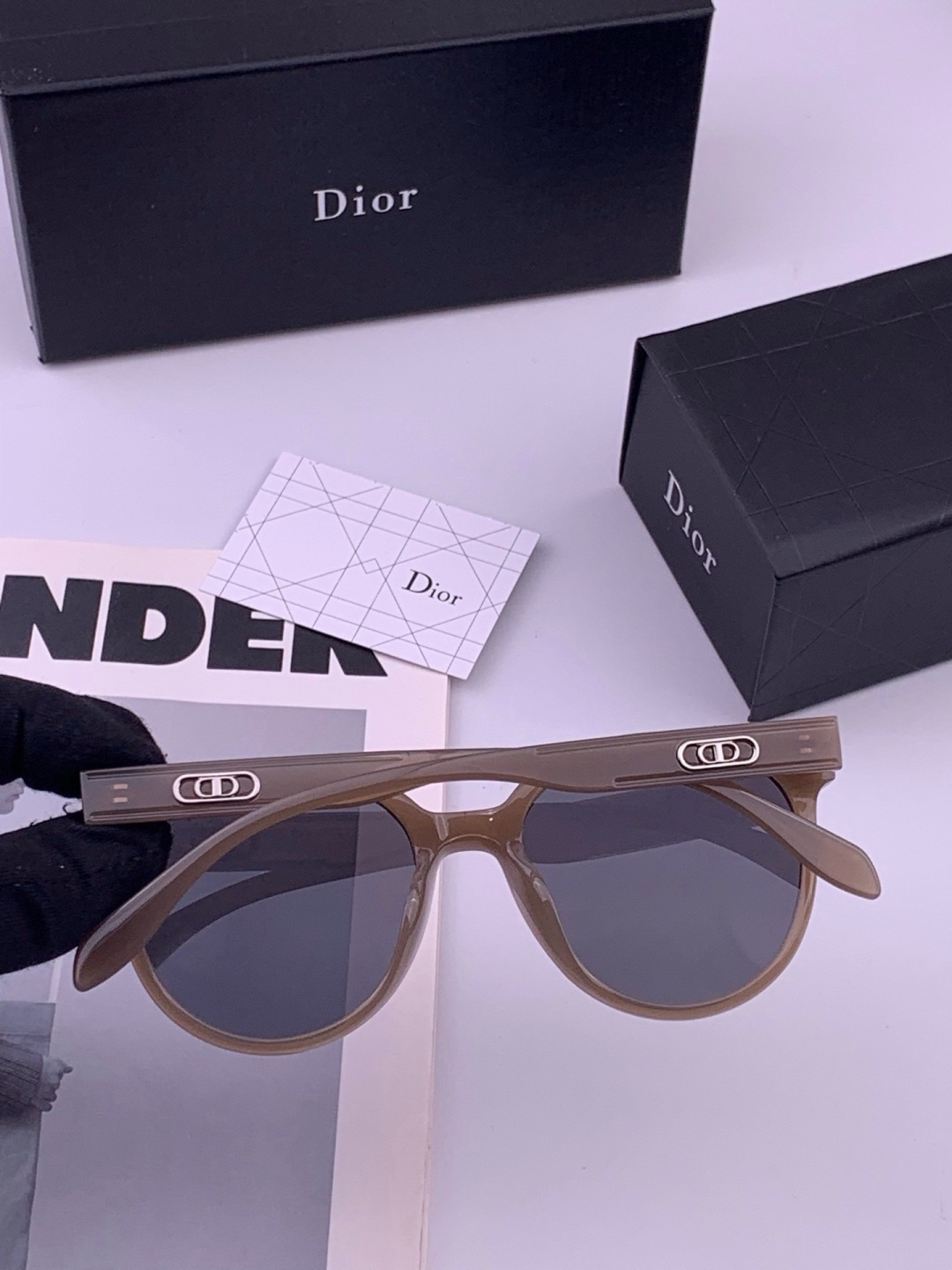 🔺 【DIOR-迪奥】开春新款 潮流爆款 时尚方框偏光太阳镜 高品质 佩戴舒适 网红潮款墨镜 女士高清偏光太阳镜🕶️ 🎉