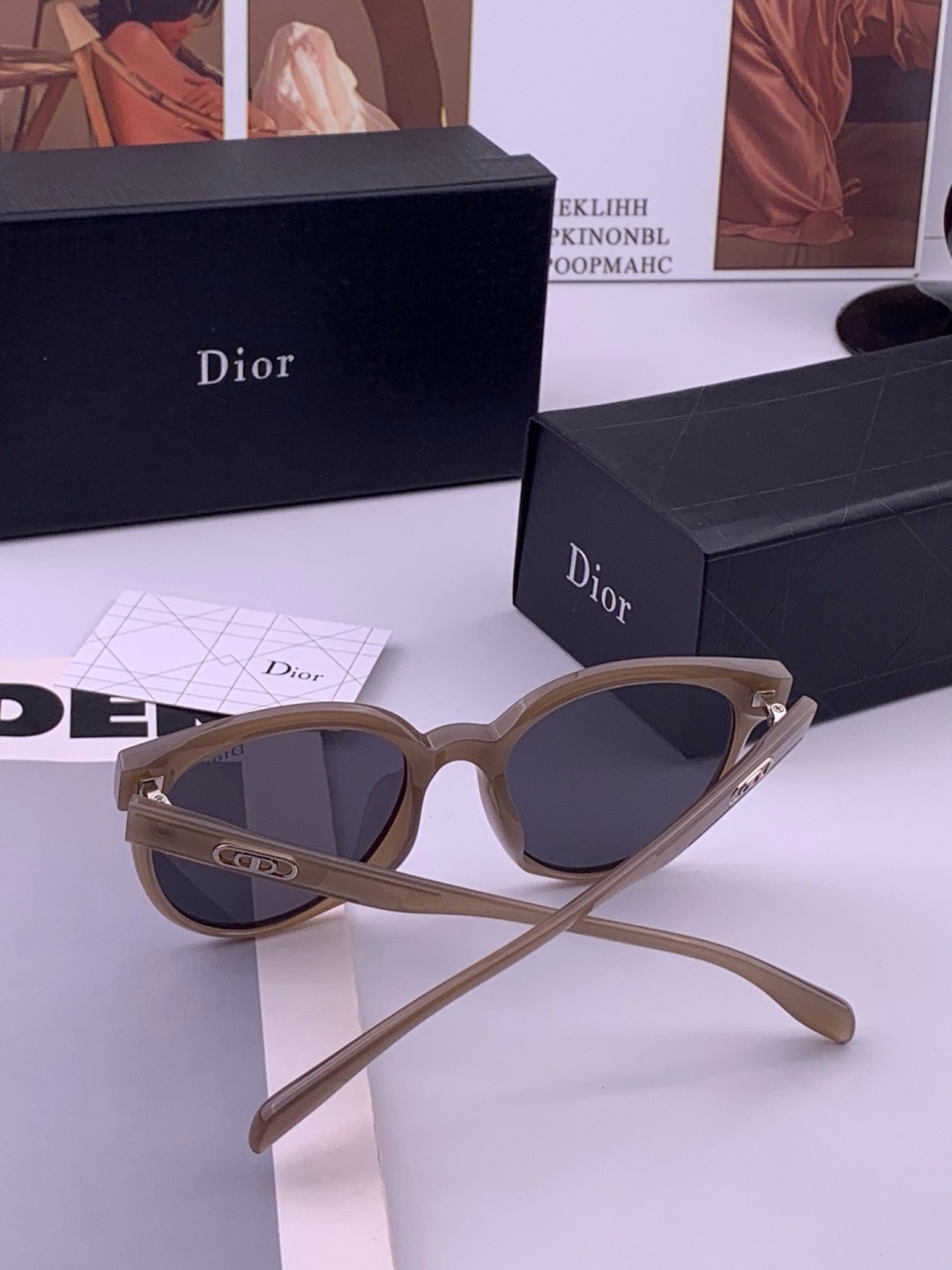 🔺 【DIOR-迪奥】开春新款 潮流爆款 时尚方框偏光太阳镜 高品质 佩戴舒适 网红潮款墨镜 女士高清偏光太阳镜🕶️ 🎉