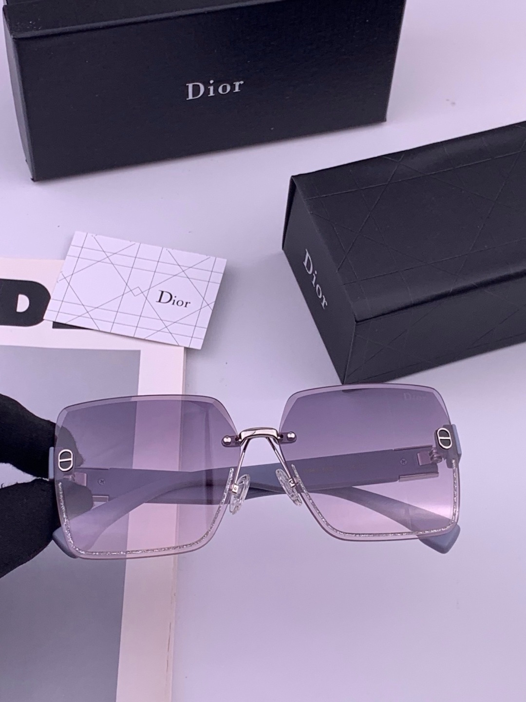 🔺 【DIOR-迪奥】开春新款 潮流爆款 时尚方框太阳镜 高品质 佩戴舒适 网红潮款墨镜 型号：D7771