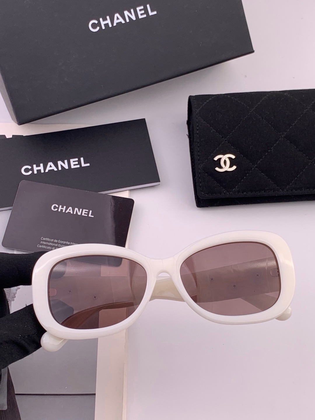 【CHANEL】香奈儿 新款山茶花潮流爆款 时尚圆框高清偏光太阳镜 佩戴舒适 网红潮款墨镜  ♥️♥️型号：CH3788