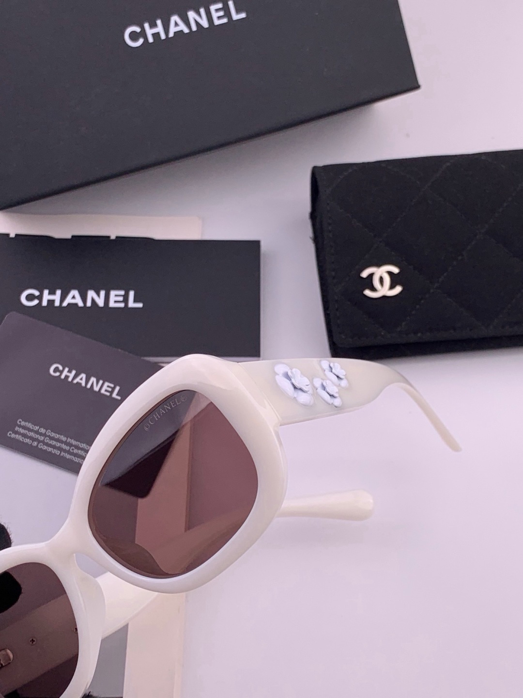 【CHANEL】香奈儿 新款山茶花潮流爆款 时尚圆框高清偏光太阳镜 佩戴舒适 网红潮款墨镜  ♥️♥️型号：CH3788