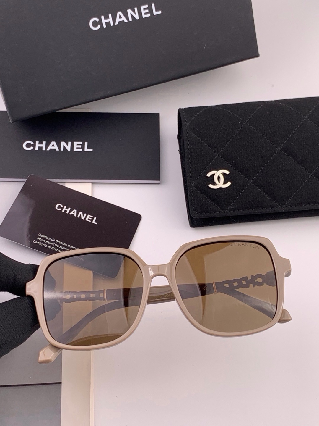 【CHANEL】香奈儿 新款潮流爆款 时尚方框太阳镜 佩戴舒适 网红潮款墨镜  女士高清加厚偏光太阳镜🕶️ 🎉高品质TR
