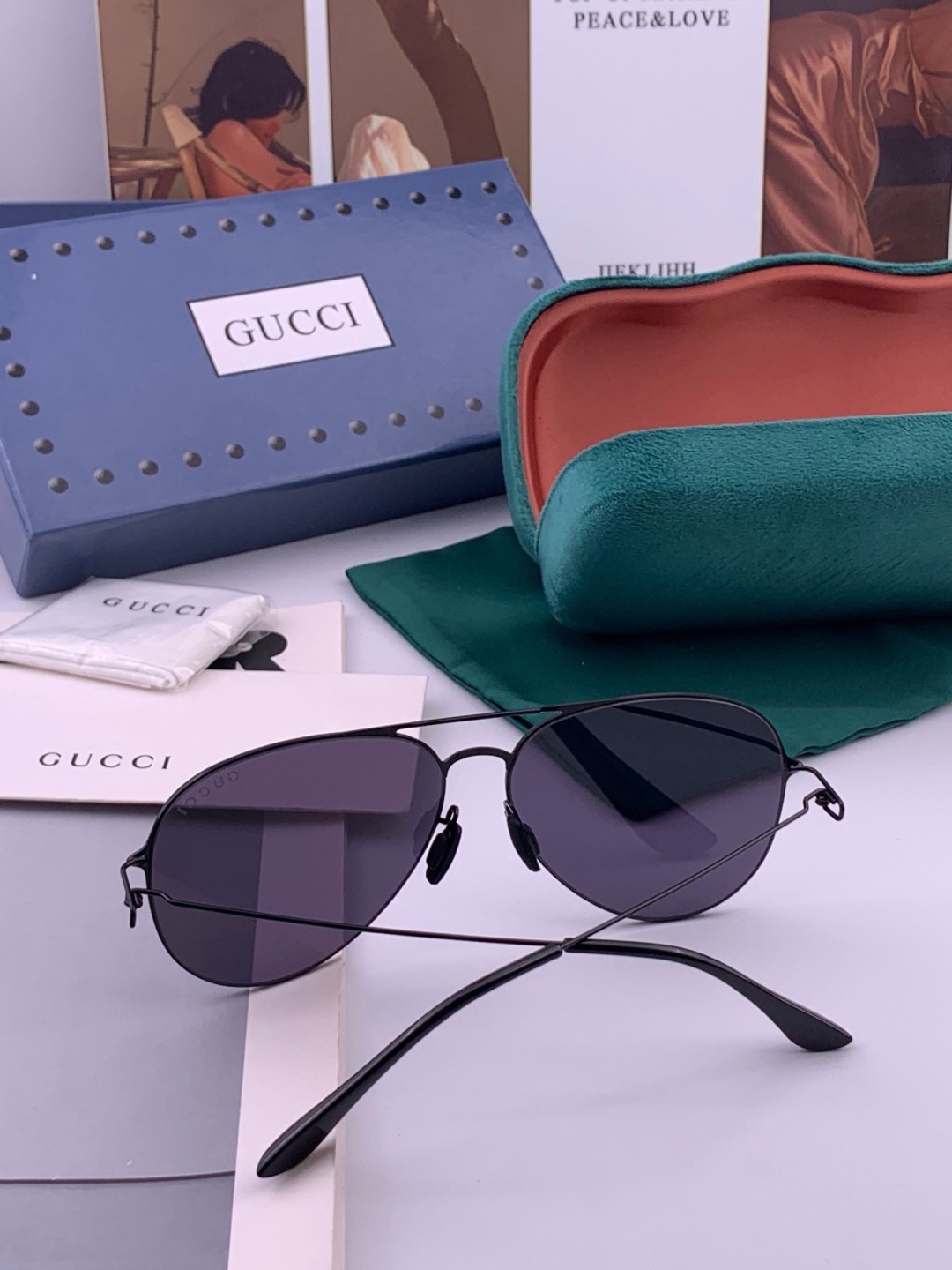 Gucci 春夏新款超轻无螺丝压不坏系列情侣款太阳镜高清尼龙镜片🦅完美品质，适合各种脸型，经典太阳镜亮相时装周.超酷拉风
