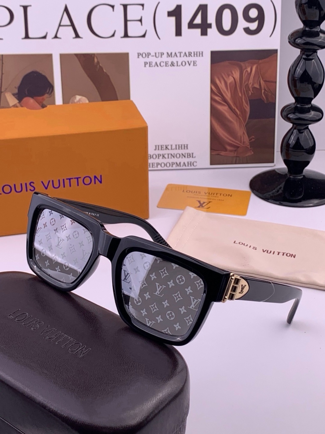 LV 新款女士方框太阳眼镜 开车墨镜 新款太阳镜  时尚大方 舒适轻盈 精致奢华 超轻 型号：L4443