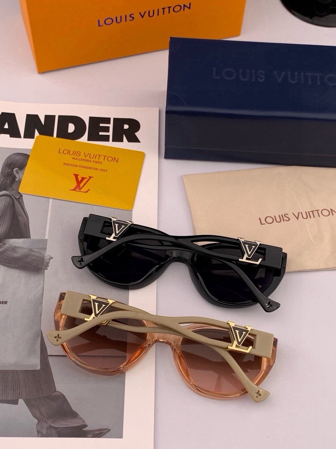 LV 开春新款  潮流爆款 时尚方框太阳镜 高品质 佩戴舒适 网红潮款墨镜 型号L1231 