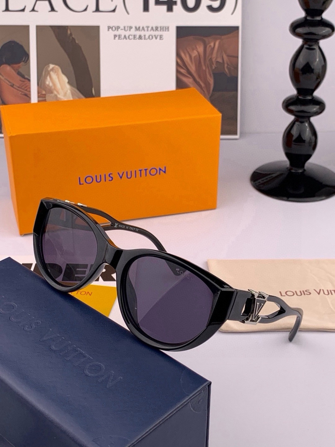 LV 开春新款  潮流爆款 时尚方框太阳镜 高品质 佩戴舒适 网红潮款墨镜 型号L1231 