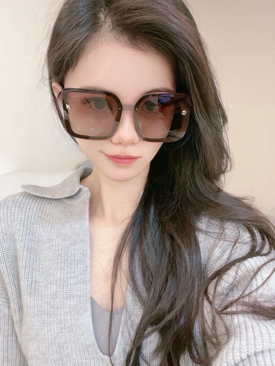 新品CHANEL 香奈儿太阳镜以独特魅力和前卫风格诠释春夏最新眼镜，质感超好佩带舒适 型号：CH2305