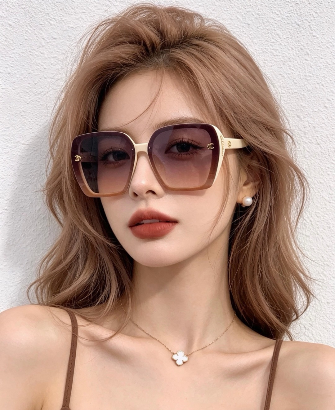 🔺CHANEL🔻官方早春新款，众多明星同款[色]香奈儿‼️‼️新款大框偏光墨镜 ，镜腿LOGO小珍珠🌈🌈宝丽来超清偏光太