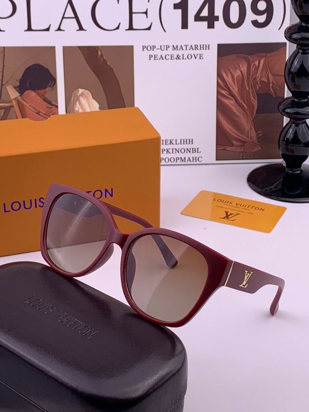 LV 开春新款  潮流爆款 时尚方框太阳镜 高品质 佩戴舒适 网红潮款墨镜 型号 L27001