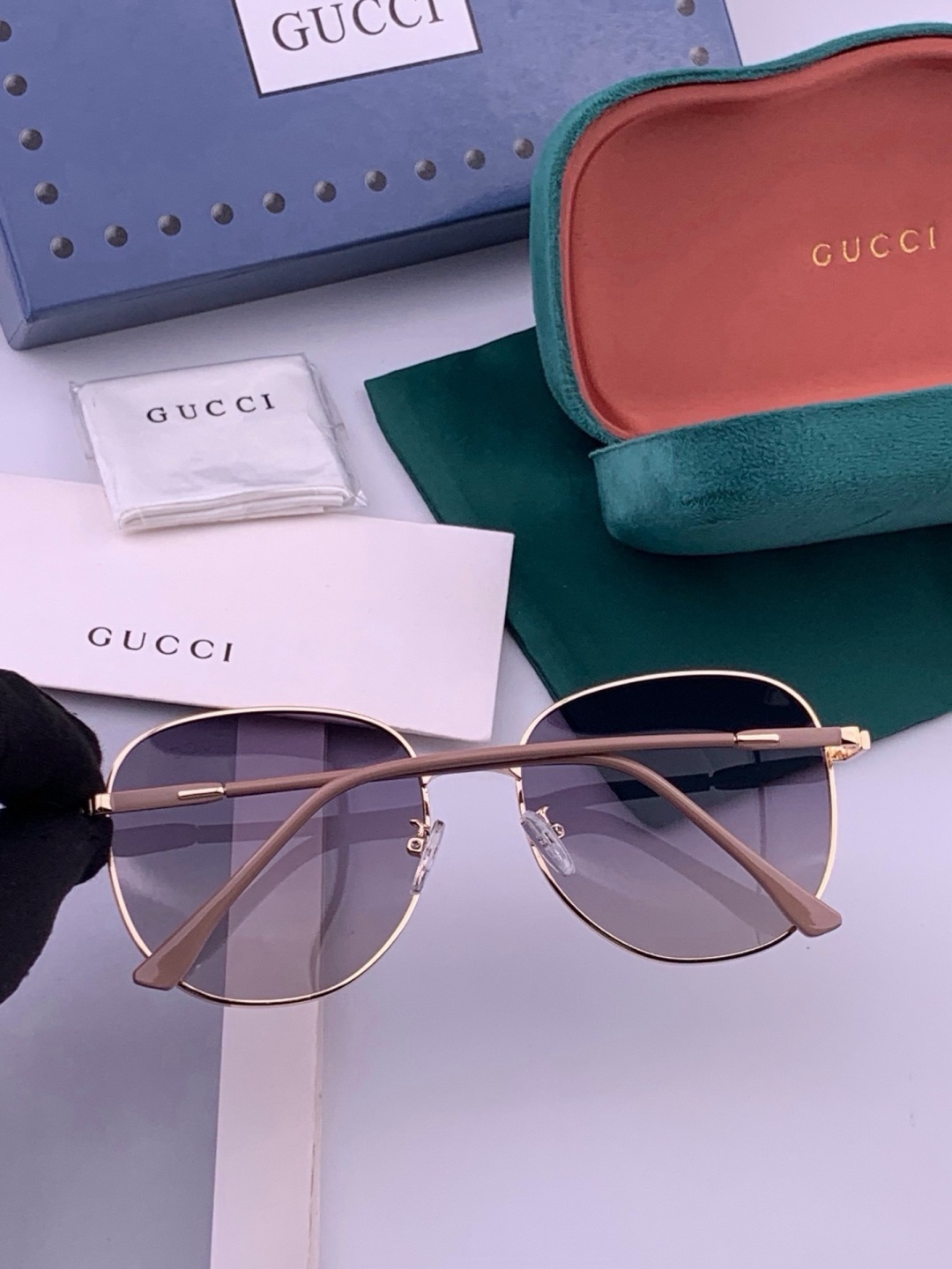 🔺 GUCCI🔻官方新款 众多明星同款[色]‼️‼️新款大框偏光墨镜 🌈🌈宝丽来超清加厚太阳镜🔝🔝型号：G5822