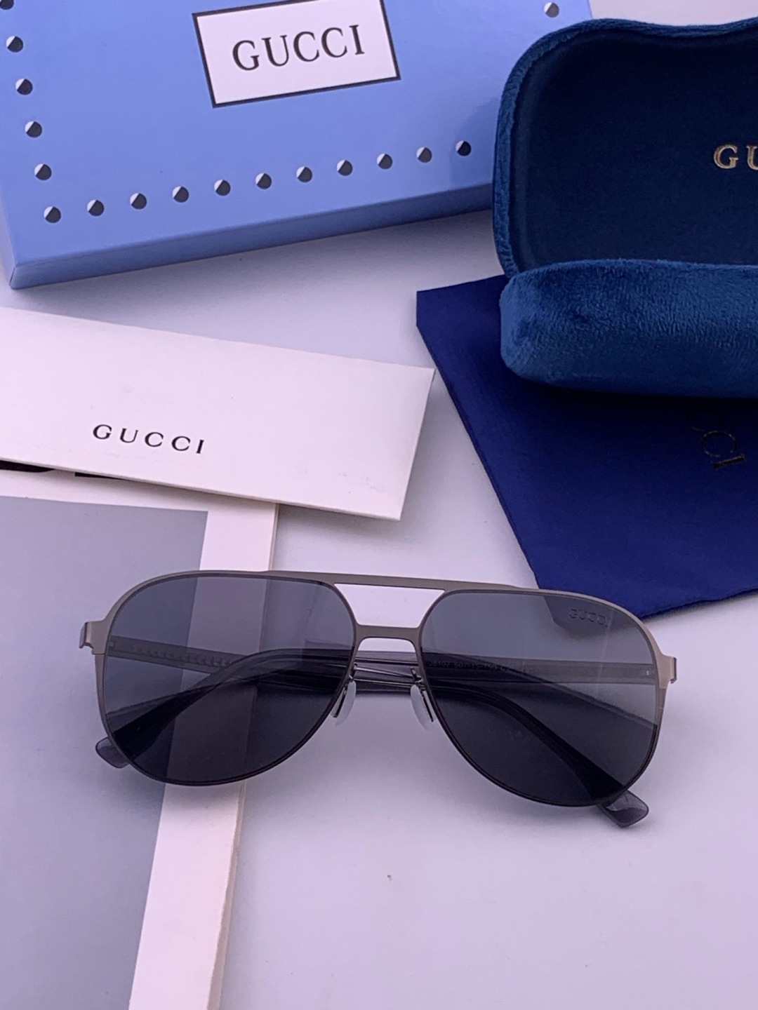 GUCCI 男款炫彩飞行员偏光太阳镜 ❤️材质：高清尼龙加厚卡槽高清偏光镜片 🌹无边框镜架💕颜👍型号：G7810