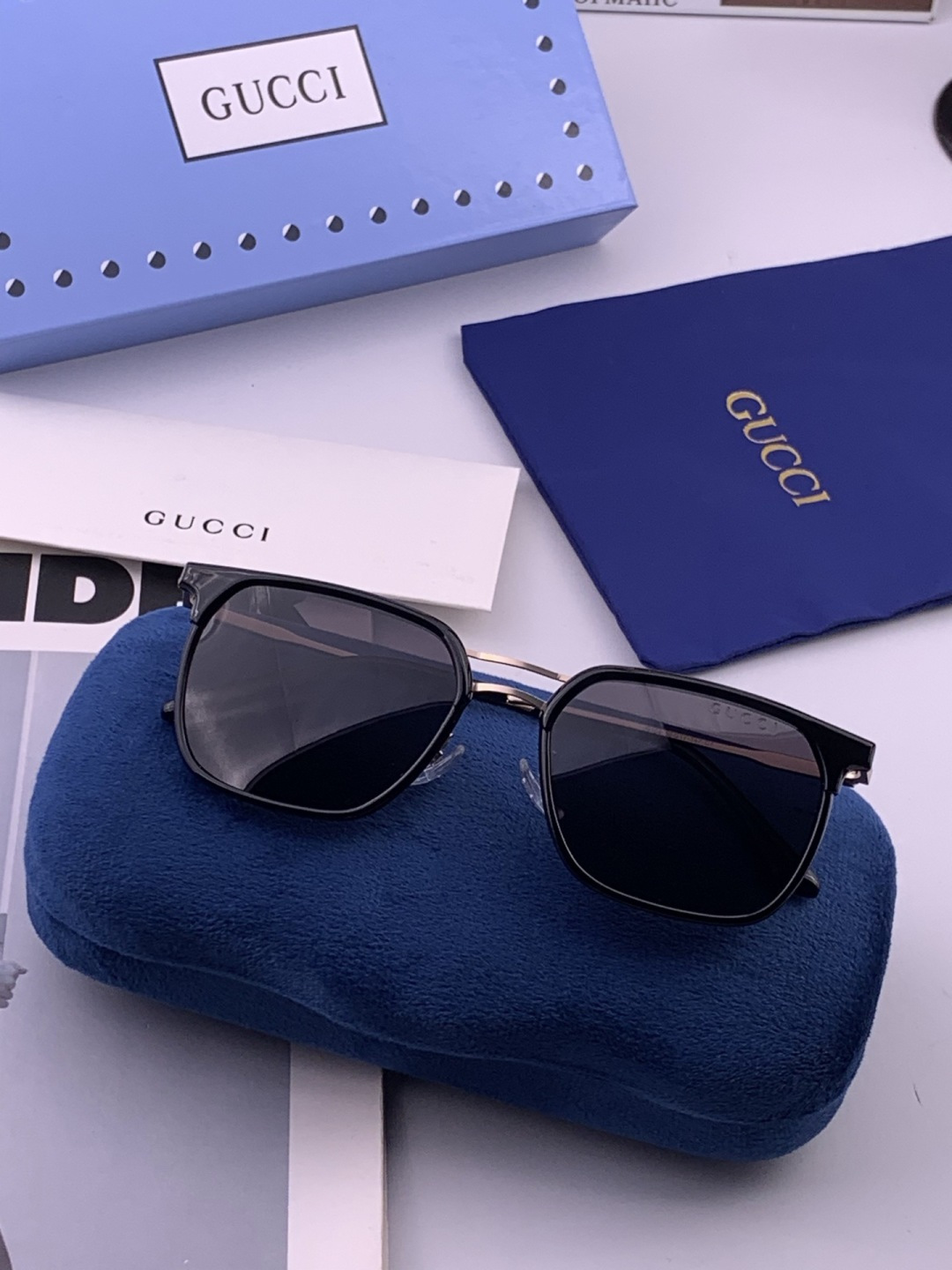 ♦️ GUCCI 新款男女情侣款太阳镜 超轻超有弹性整幅眼镜 重要的是压不坏 高清镜片、精湛的工艺 原版材料 休闲大气不