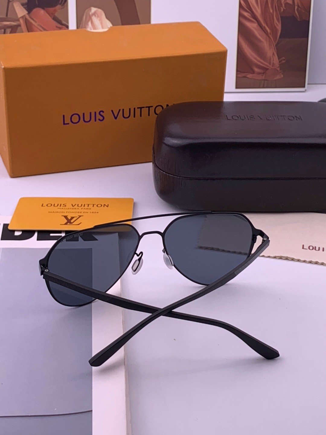 ♦️ GUCCI 新款男女情侣款太阳镜 超轻超有弹性整幅眼镜 重要的是压不坏 高清镜片、精湛的工艺 原版材料 休闲大气不
