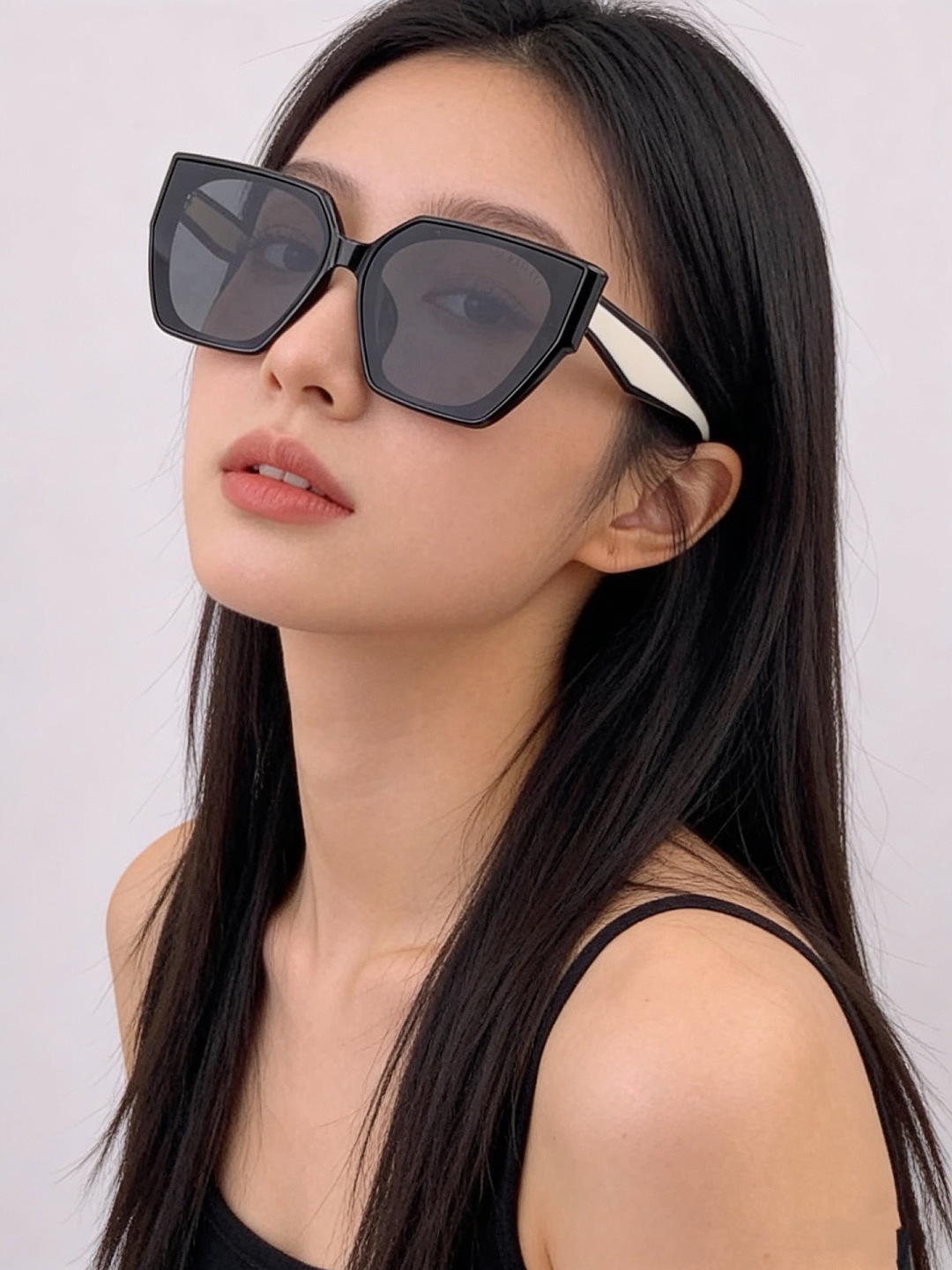 🔺 【香奈儿-尼龙偏光太阳镜】开春新款 潮流爆款 时尚多边形偏光太阳镜 高品质 佩戴舒适 网红潮款墨镜 女士高清尼龙偏光