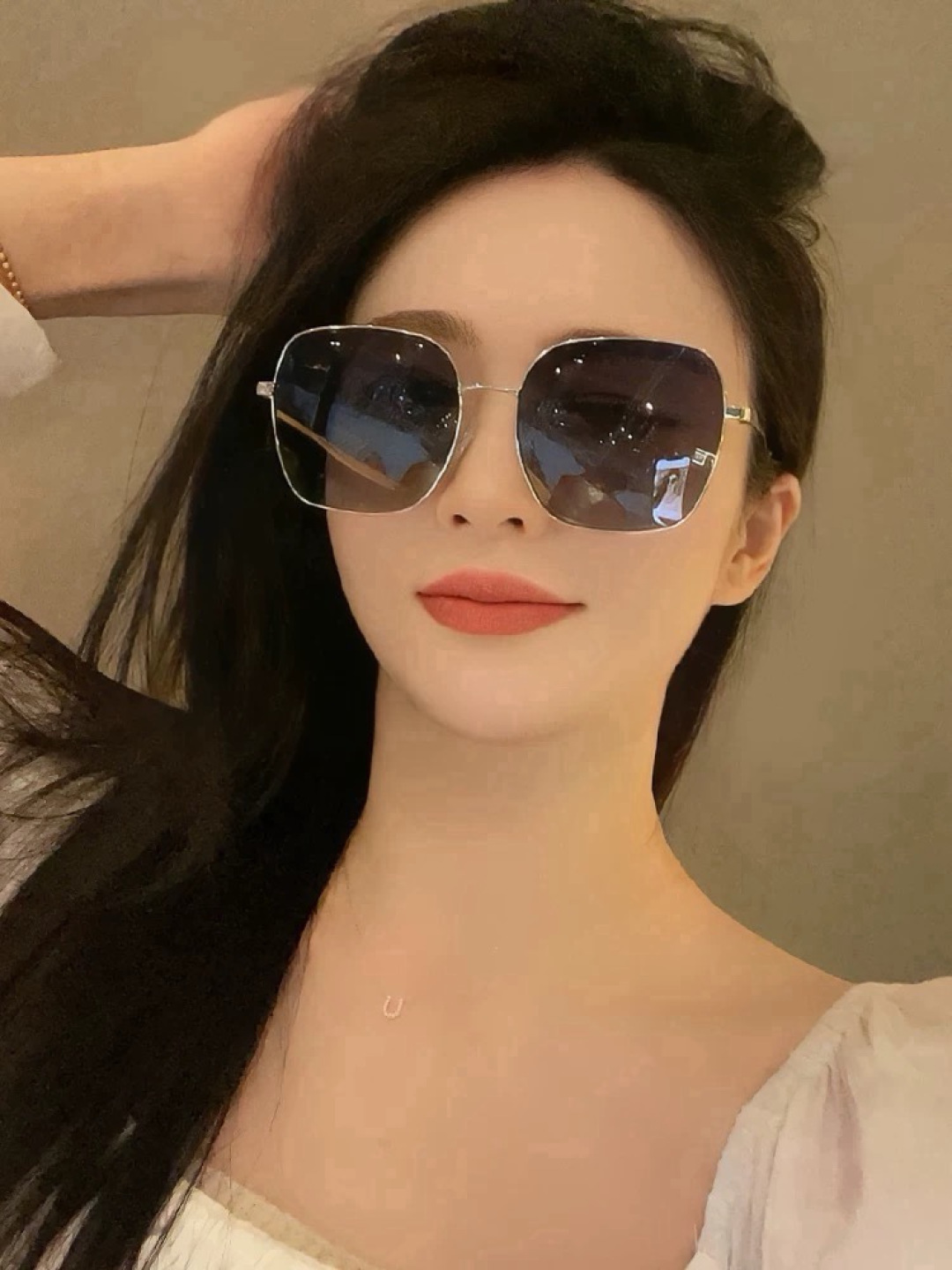 【尼龙偏光系列】GUCCI太阳镜墨圆框设计，不挑脸型，无论搭配大衣还是连衣裙都非常显气质尼龙偏光镜片预防紫外线  型号：
