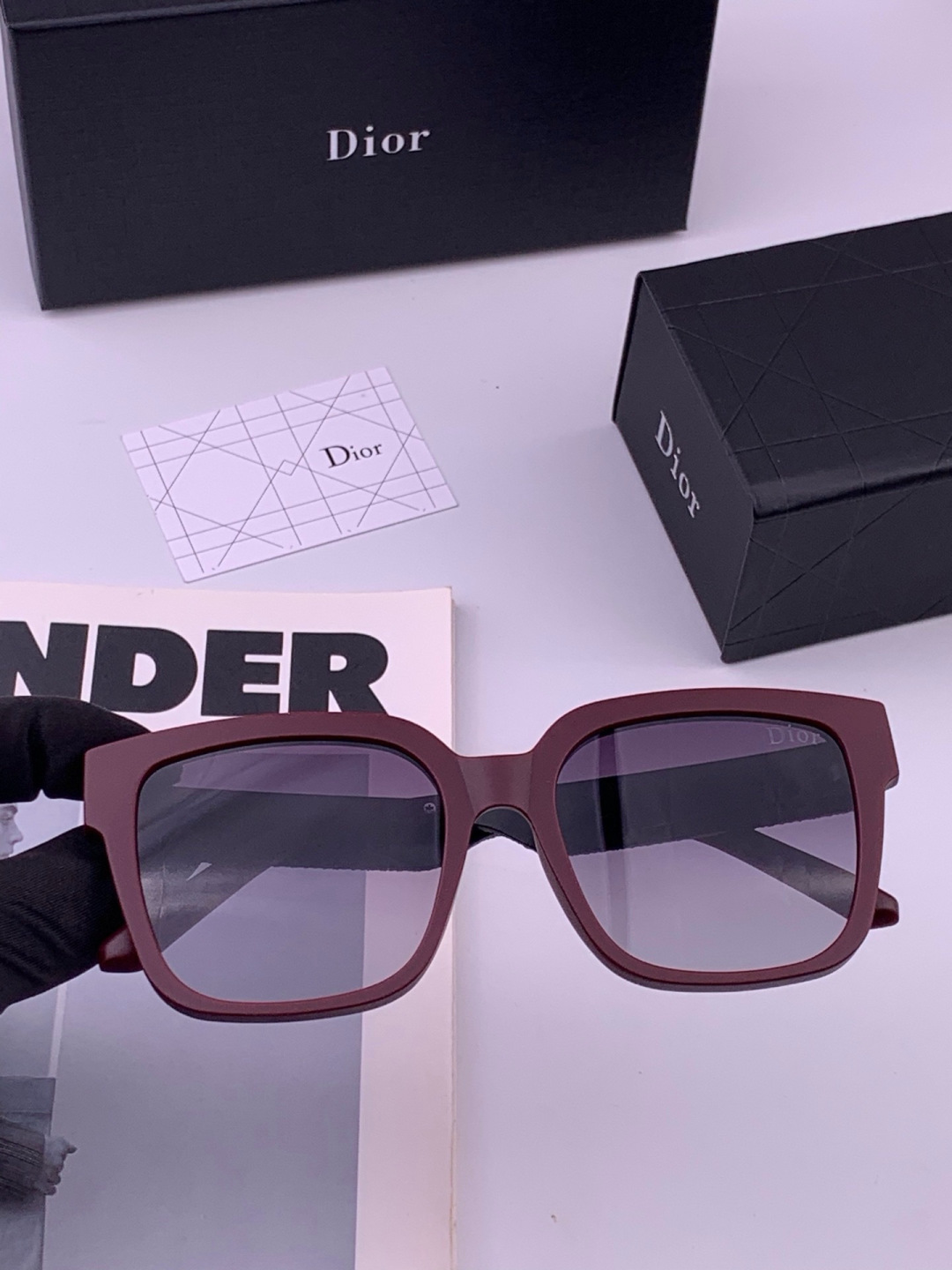 🔺 【DIOR-迪奥】开春新款 潮流爆款 时尚方框太阳镜 高品质 佩戴舒适 网红潮款墨镜 型号：D8304