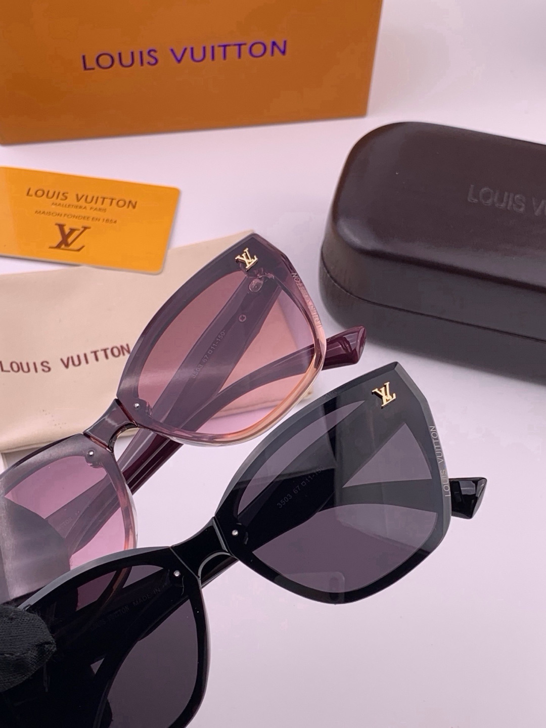 LV 太阳镜潮品官网模特同款 [玫瑰][玫瑰]四叶草🍀精致个性设计简约时尚 高品质值得拥有绝对潮爆整个夏季 新款L335