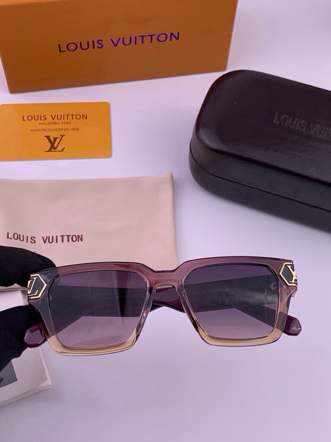 LV 太阳镜潮品官网模特同款 [玫瑰][玫瑰]四叶草🍀精致个性设计简约时尚 高品质值得拥有绝对潮爆整个夏季 新款L123