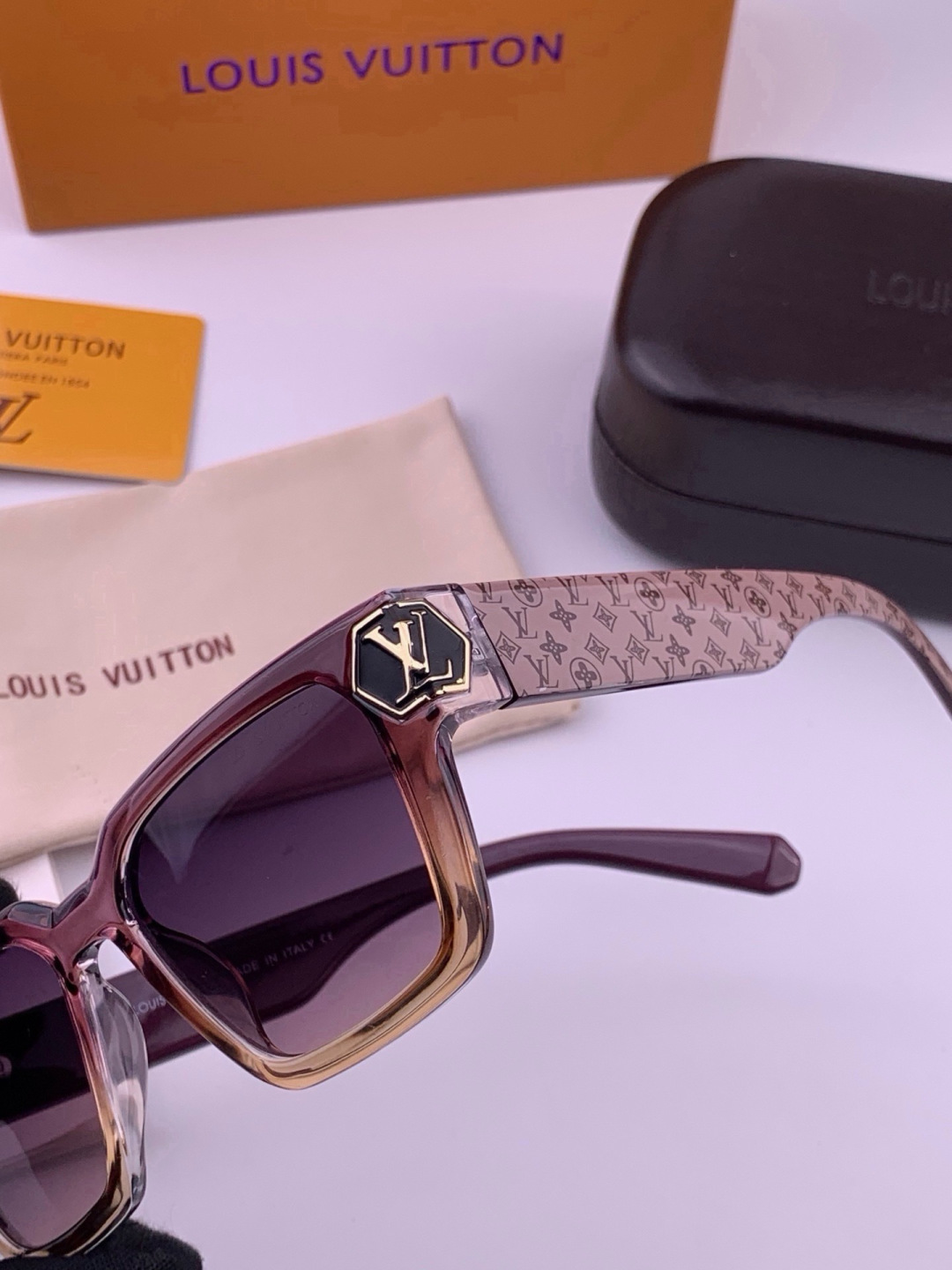 LV 太阳镜潮品官网模特同款 [玫瑰][玫瑰]四叶草🍀精致个性设计简约时尚 高品质值得拥有绝对潮爆整个夏季 新款L123