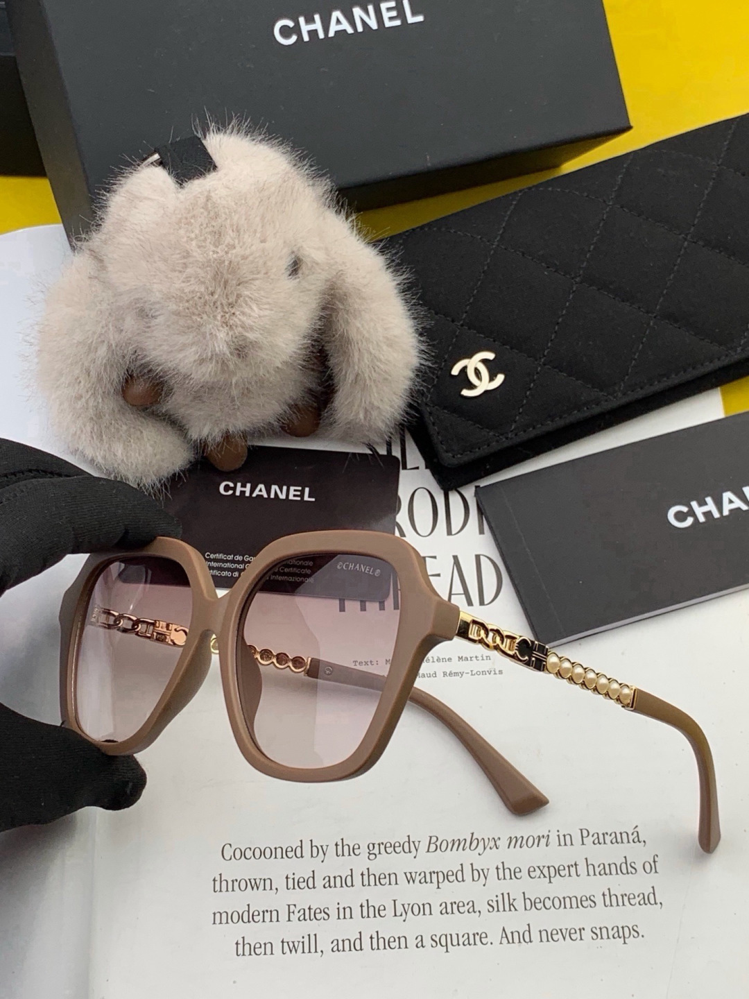 新品CHANEL 香奈儿太阳镜以独特魅力和前卫风格诠释春夏最新眼镜，质感超好佩带舒适 型号：CH6305