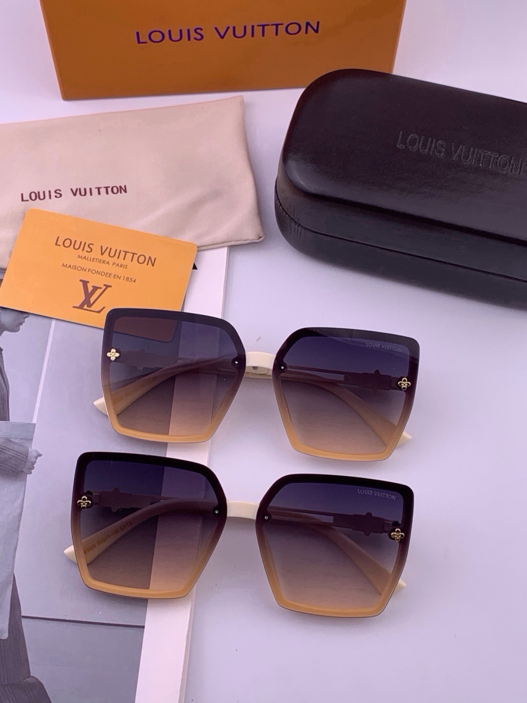 LV 开春新款  潮流爆款 时尚方框太阳镜 高品质 佩戴舒适 网红潮款墨镜 型号L6302