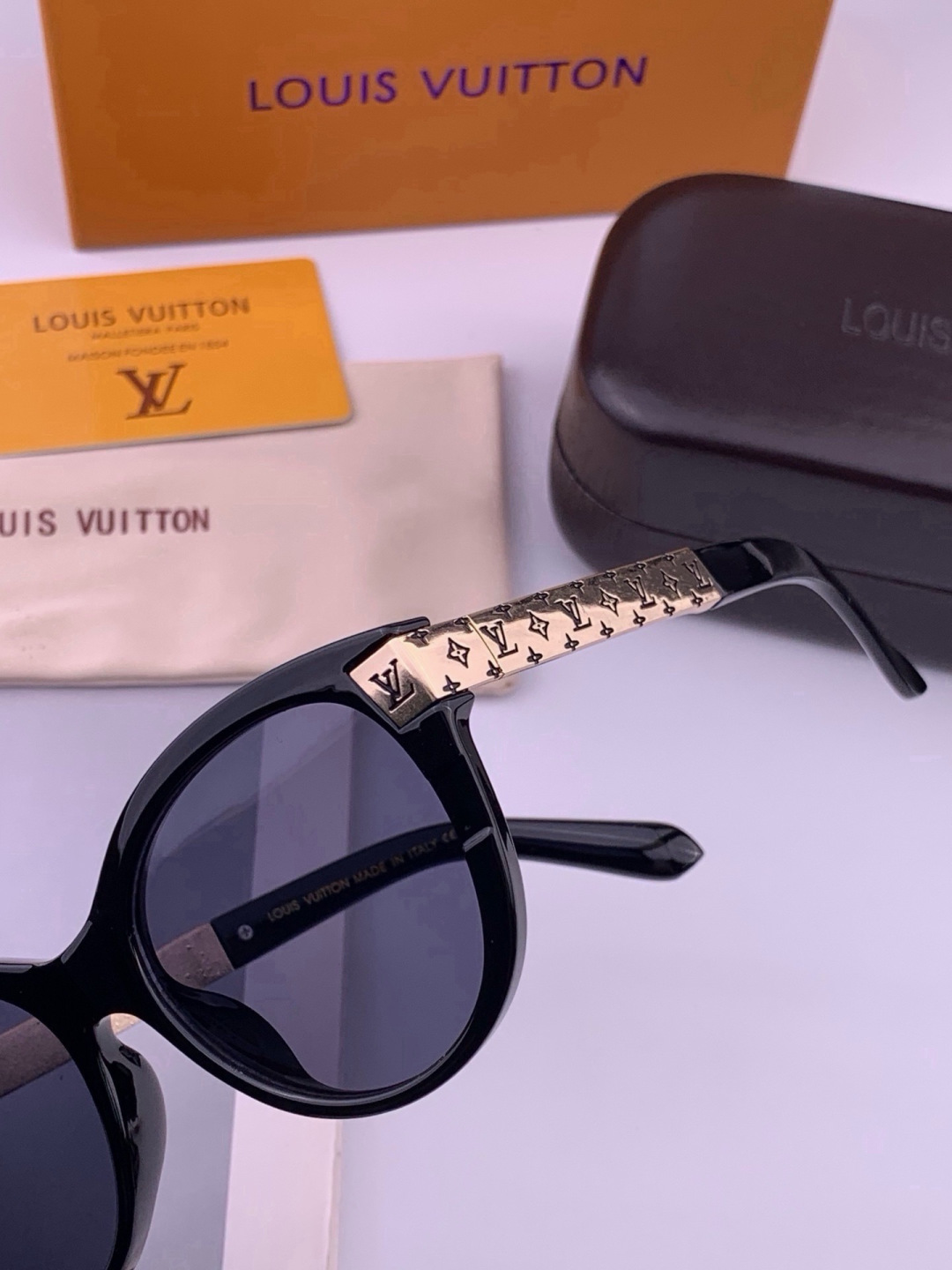 🔺LV🔻早春新款，众多明星同款[色]LV‼️‼️新款大框墨镜 ，🌈🌈宝丽来超清太阳镜🔝🔝型号：L87000
