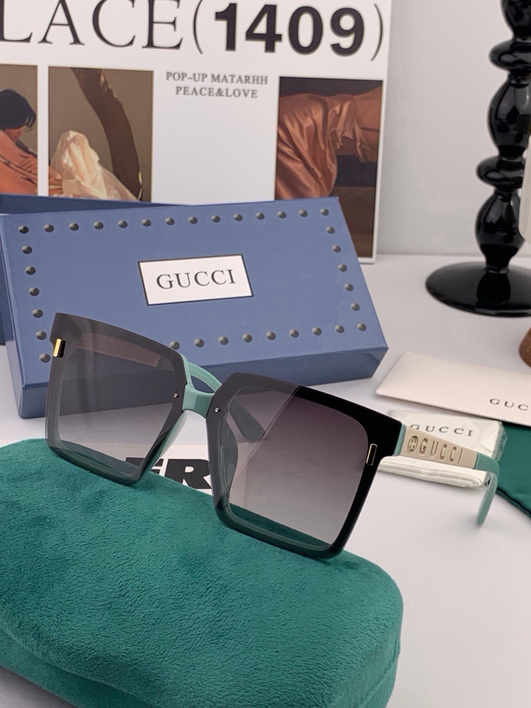 Gucci联名系列限量版经典的方框设计，不挑脸型，无论搭配大衣还是连衣裙都非常显气质 偏光镜片预防紫外线 型号：G501