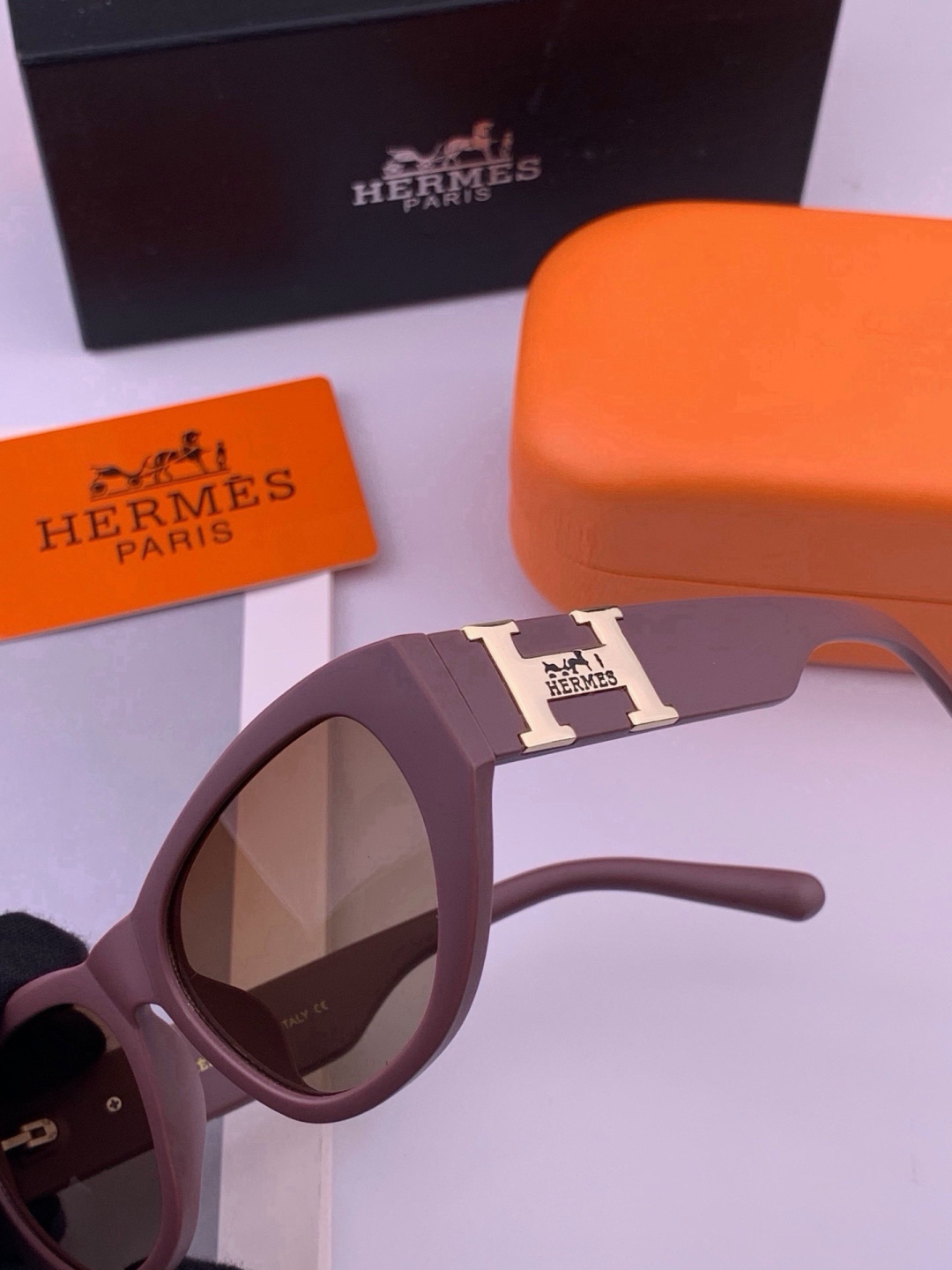 HERMES 爱马仕 开春新款🎈原版出货 网红超爆款💙经典奢华全球风[强][酷][亲亲] 时尚方框太阳镜[得意] 气质非