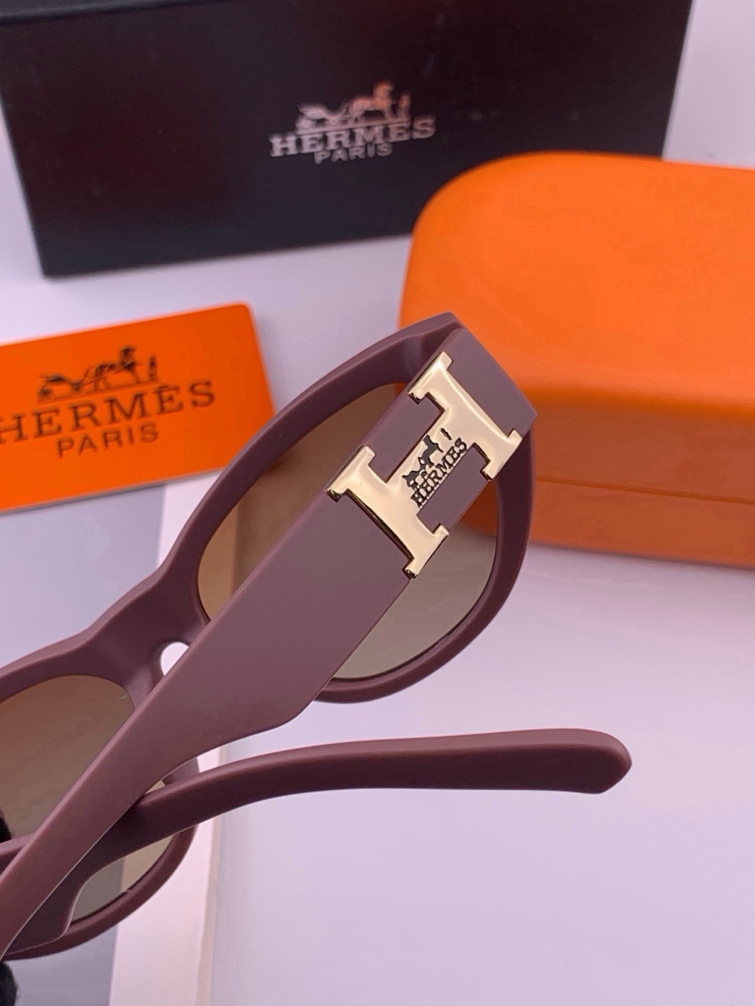 HERMES 爱马仕 开春新款🎈原版出货 网红超爆款💙经典奢华全球风[强][酷][亲亲] 时尚方框太阳镜[得意] 气质非