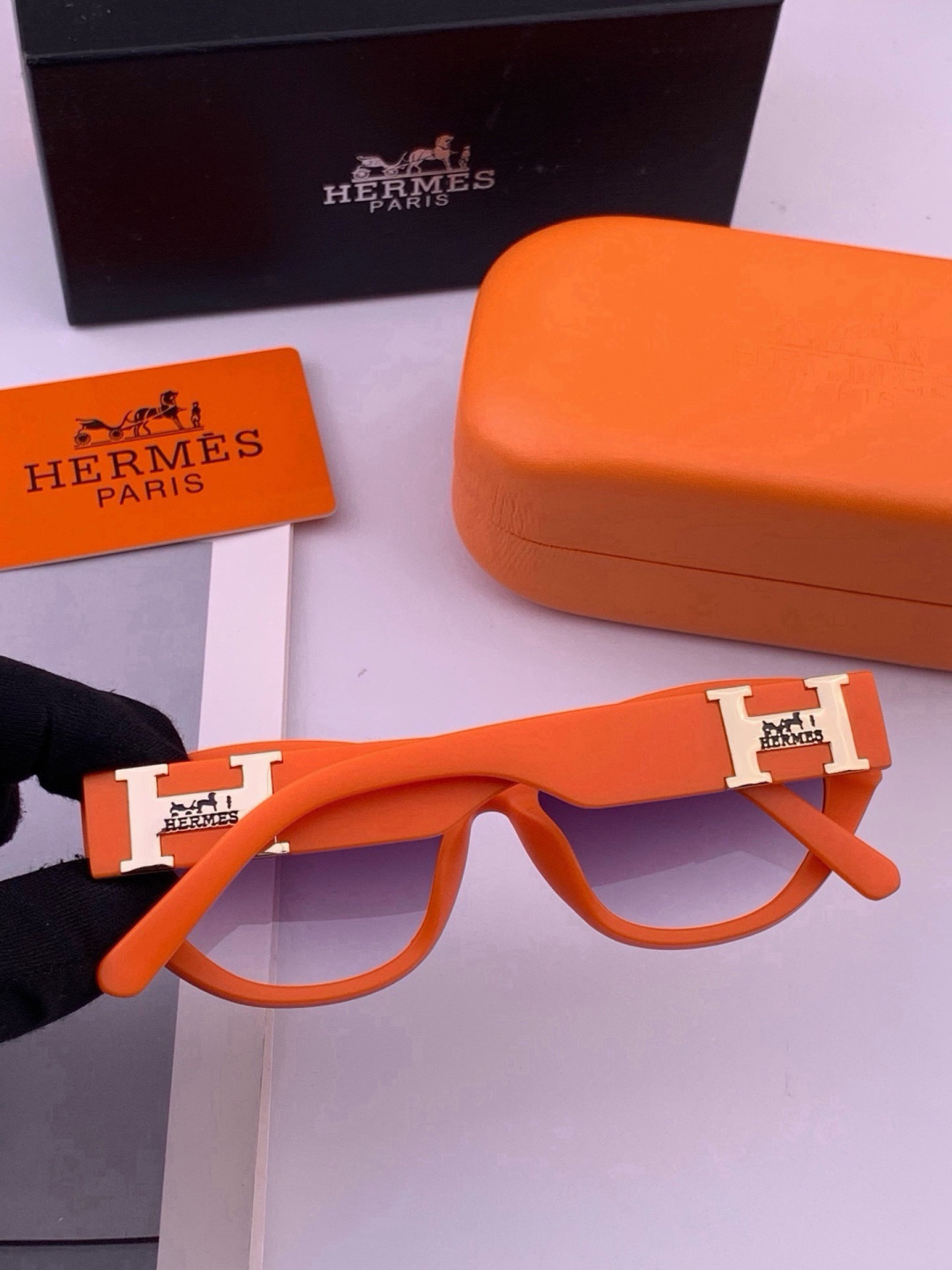 HERMES 爱马仕 开春新款🎈原版出货 网红超爆款💙经典奢华全球风[强][酷][亲亲] 时尚方框太阳镜[得意] 气质非