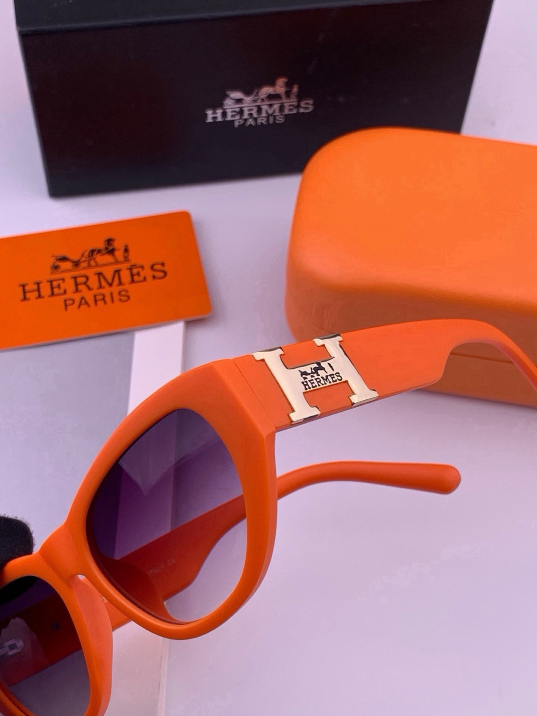 HERMES 爱马仕 开春新款🎈原版出货 网红超爆款💙经典奢华全球风[强][酷][亲亲] 时尚方框太阳镜[得意] 气质非