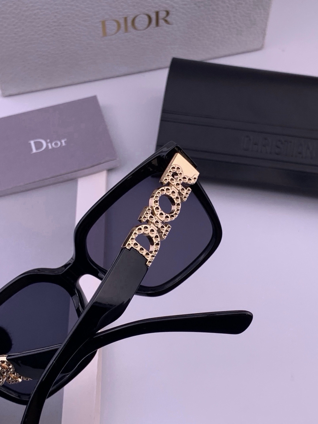 【DIOR】迪奥太阳镜 时尚造型 开车驾驶镜时尚墨镜🌸世界顶级奢华品牌，品质保证！😍😍经典款, 明星热爱!💥💥有史以来最