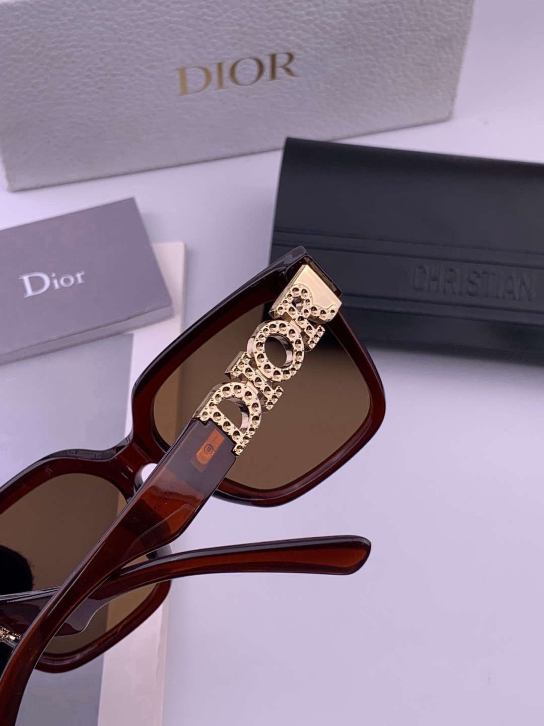 【DIOR】迪奥太阳镜 时尚造型 开车驾驶镜时尚墨镜🌸世界顶级奢华品牌，品质保证！😍😍经典款, 明星热爱!💥💥有史以来最
