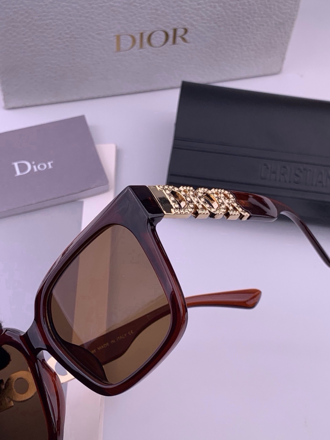 【DIOR】迪奥太阳镜 时尚造型 开车驾驶镜时尚墨镜🌸世界顶级奢华品牌，品质保证！😍😍经典款, 明星热爱!💥💥有史以来最