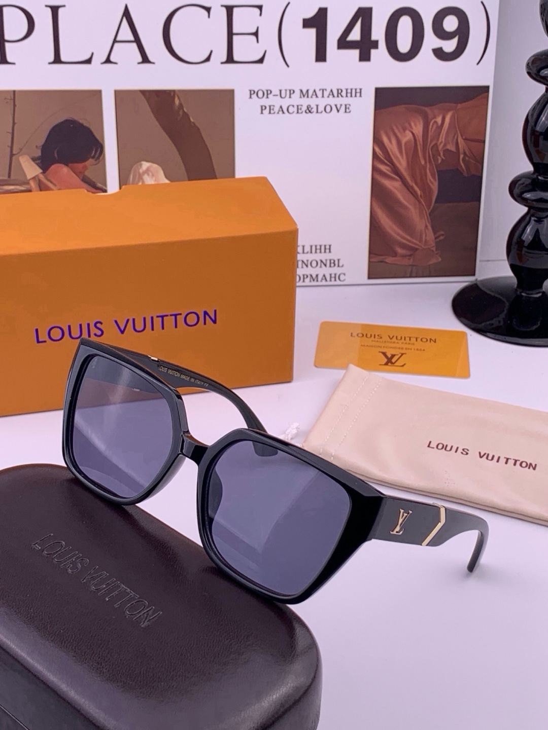 🔺LV🔻早春新款，众多明星同款[色]LV‼️‼️新款大框墨镜 ，🌈🌈宝丽来超清太阳镜🔝🔝型号：L77004