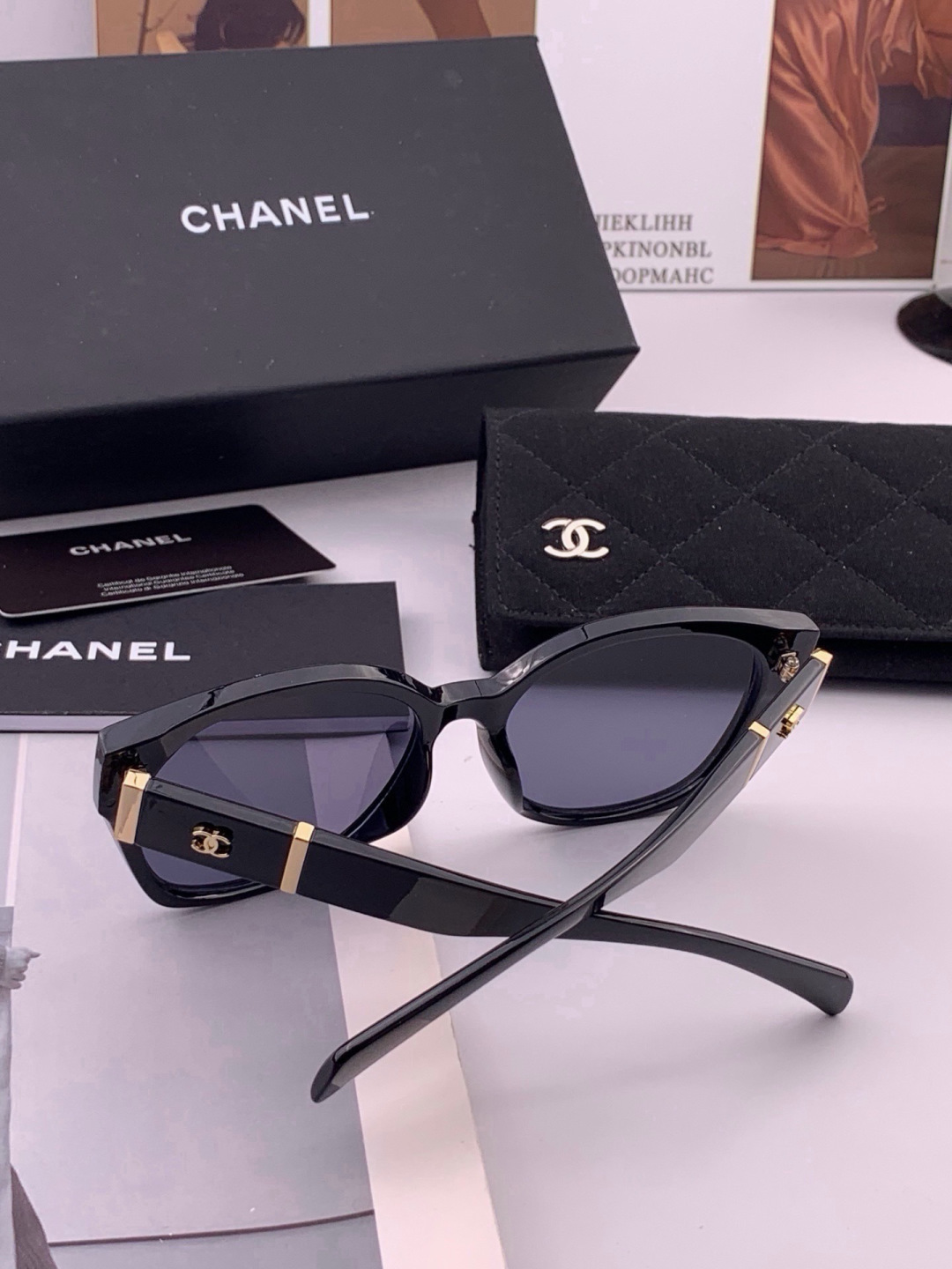 🔺CHANEL🔻官方早春新款，众多明星同款[色]香奈儿‼️‼️新款大框墨镜 ，🌈🌈宝丽来超清太阳镜🔝🔝型号：CH4700