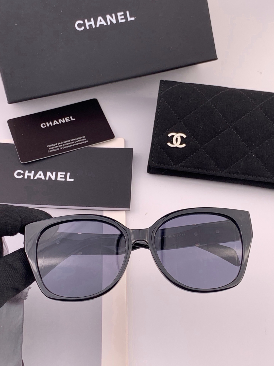 🔺CHANEL🔻官方早春新款，众多明星同款[色]香奈儿‼️‼️新款大框墨镜 ，🌈🌈宝丽来超清太阳镜🔝🔝型号：CH4700